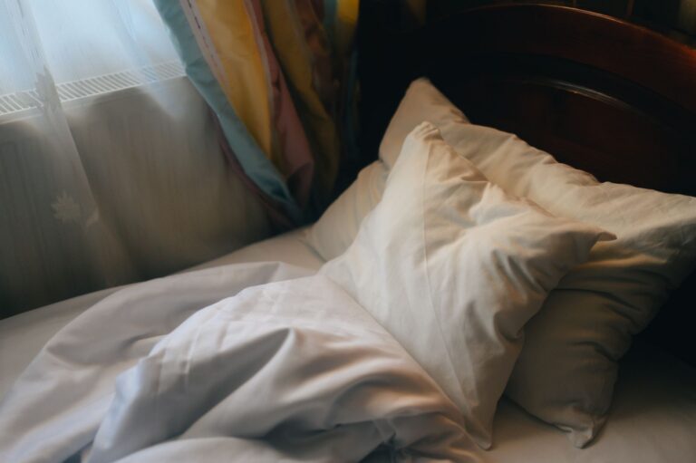 Réveil raide le matin : se dérouiller avant même de se lever